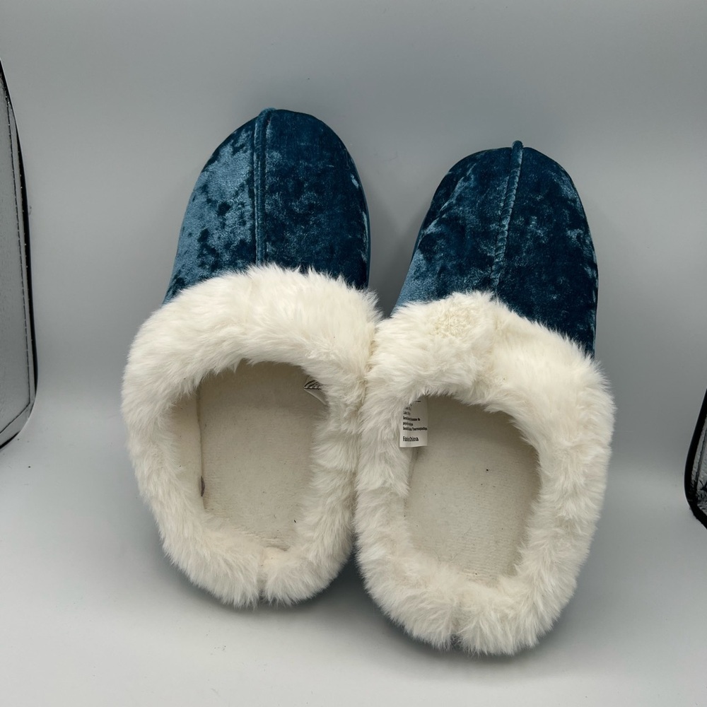 Cozy Blue Velvet Women's‎ Slippers
